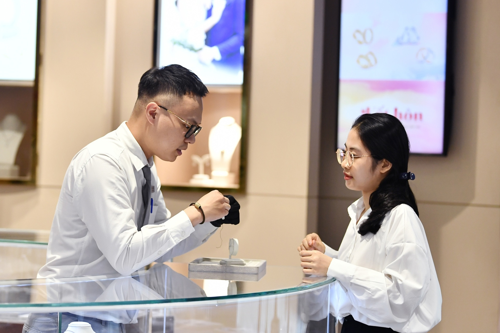 Giá vàng dự báo khó bứt phá khỏi ‘vùng an toàn’, vàng miếng SJC vẫn có cửa sáng