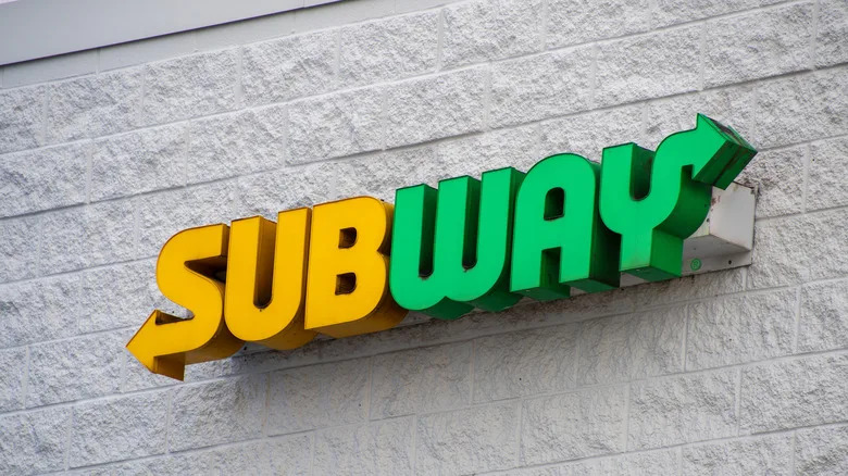 Subway restaurant sign