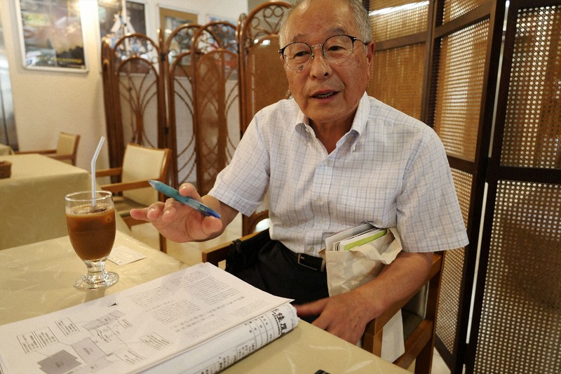 岩手県大槌町の追悼施設の愛称「あえーる」を発案した伊藤正治さん。震災当時の記憶を克明に語った＝盛岡市で2025年7月17日、奥田伸一撮影