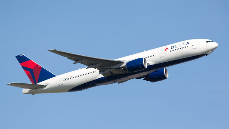 Snack On Crunchyroll Anime On Your Next Delta Flight
