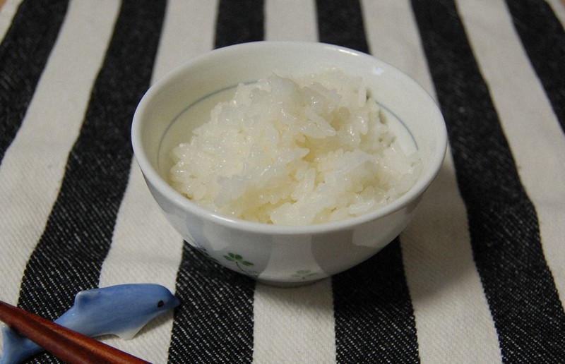 新米で炊いたご飯＝2025年8月16日午後0時37分、山崎明子撮影