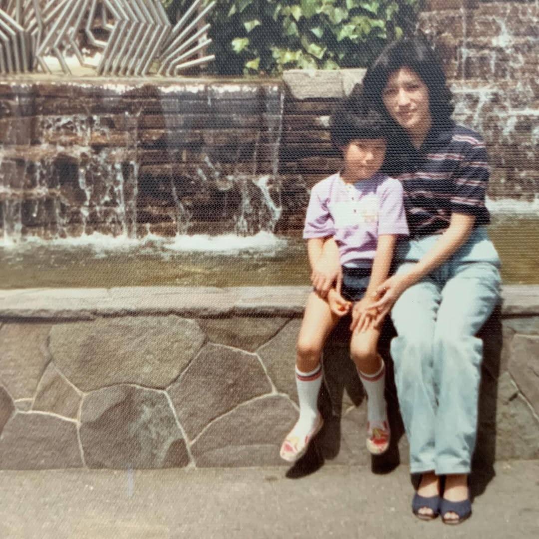 「目元がそっくり」中江有里〝亡き母との2ショット〟に反響「お嬢様も綺麗なわけだ」