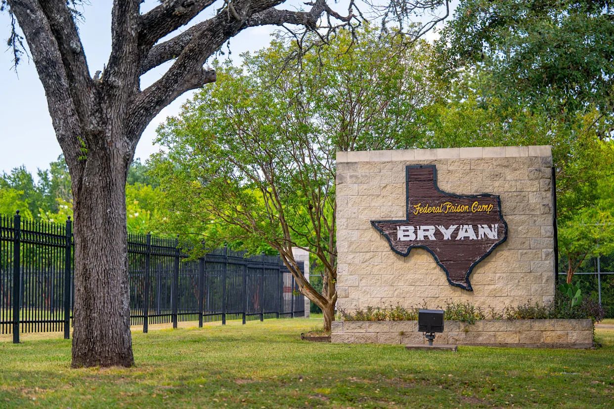 Shots fired near prison where Ghislaine Maxwell is being held