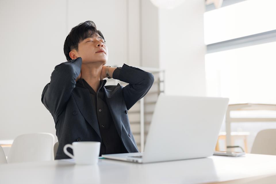 薪水不到5萬「不如去餐飲業？」他納悶：真的嗎？過來人全搖頭