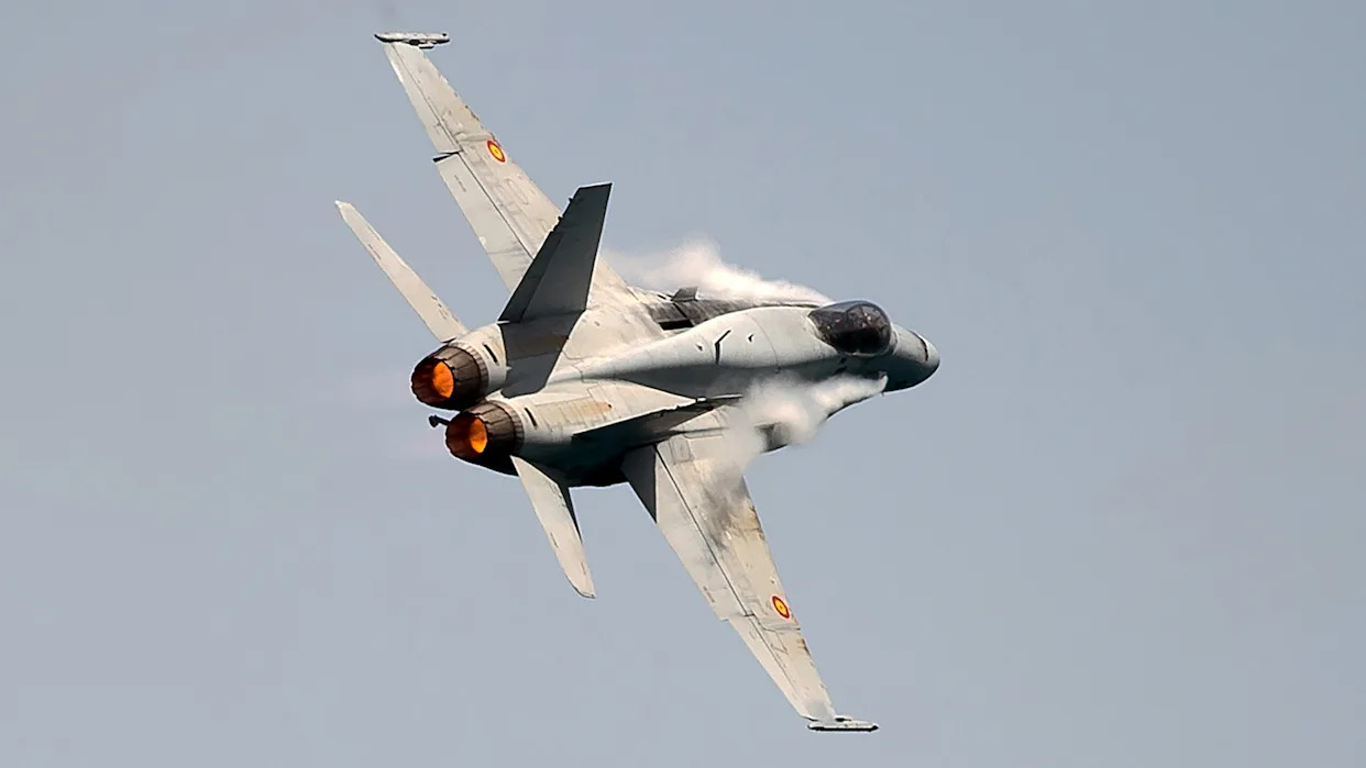 F/A-18 from spain nearly crashed into sea during an air show performance.