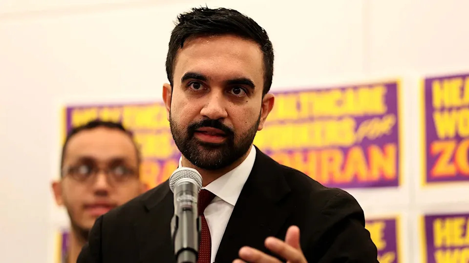 Mamdani struggles with bench press at Brooklyn event