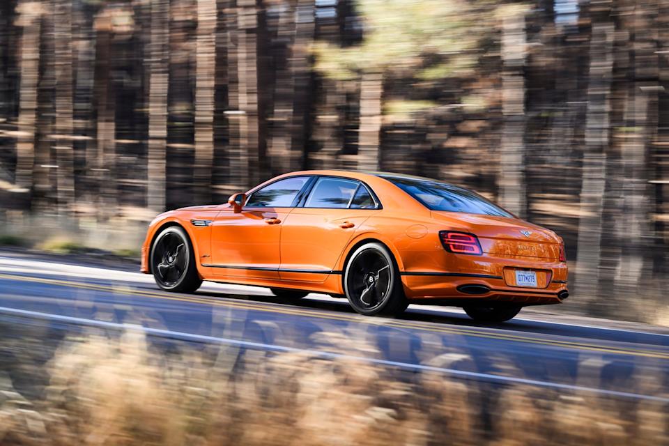 2025 bentley flying spur speed in mandarin orange