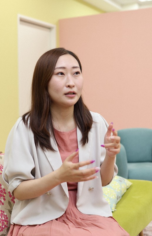 「性加害の構造知って」　困窮少女支援の女性が新著に込めた思い