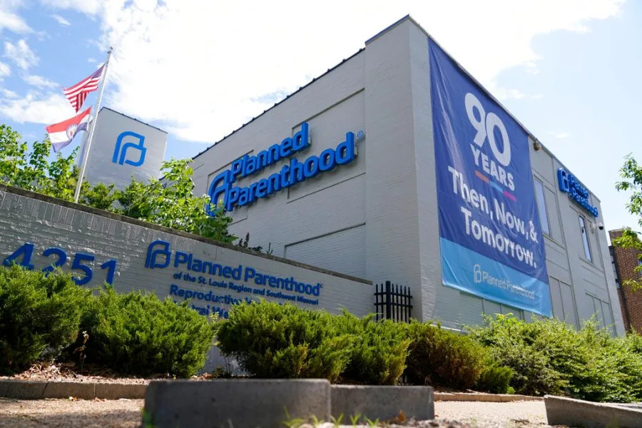 Planned Parenthood to close Louisiana clinics