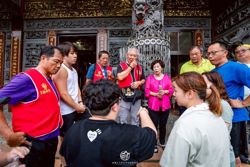 董事長陳黃綠妹親自召集臨時董事會,立刻捐出200萬元,成立賑災基金,展現信仰與行動的力量。(圖/新北市樹林濟安宮提供)