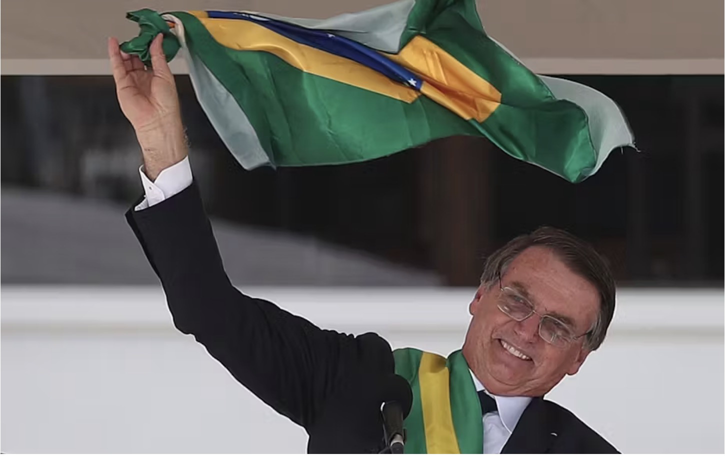 Cựu Tổng thống Brazil bị quản thúc tại gia vì bài viết trên mạng xã hội