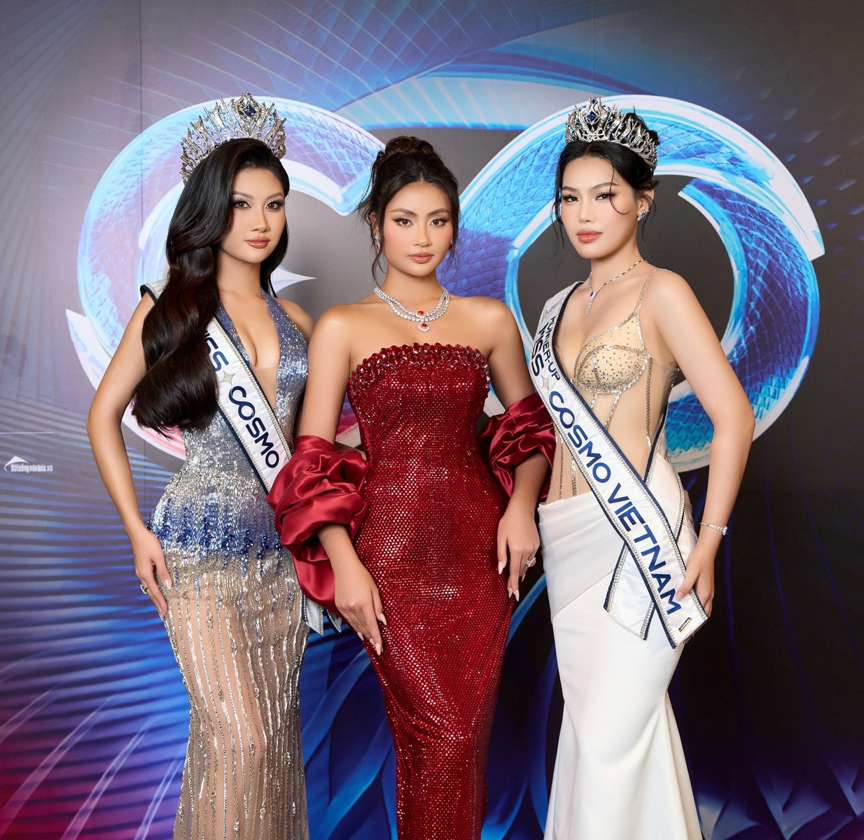 Hơn 80 thí sinh Miss Cosmo 2025 thi pickleball và golf, hoa hậu nhận 2,5 tỷ đồng