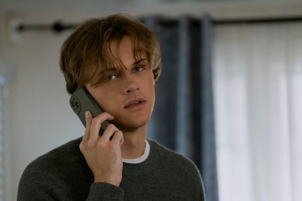 El increíble parecido de Christopher Briney, Conrad en 'El verano en que me enamoré', con este actor de Hollywood