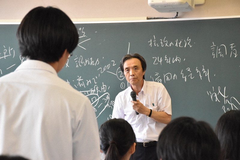 拉致から47年の蓮池薫さん　当時を知らぬ高校生に明かす危機感