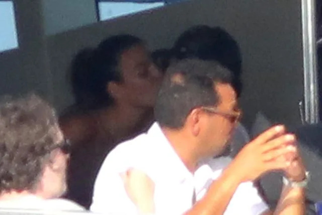 @fra_reporter/COBRA TEAM / BACKGRID Vitorria Ceretti and Leonardo DiCaprio kiss in Spain on Aug. 15, 2025