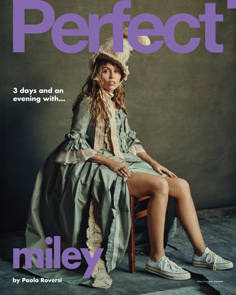Miley Cyrus posa en topless en nueva y sensual sesión de fotos para la portada de la revista ‘Perfect’