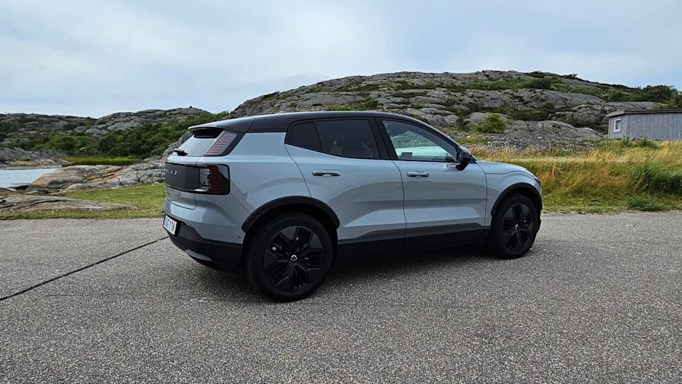 2026 volvo ex30 cross country