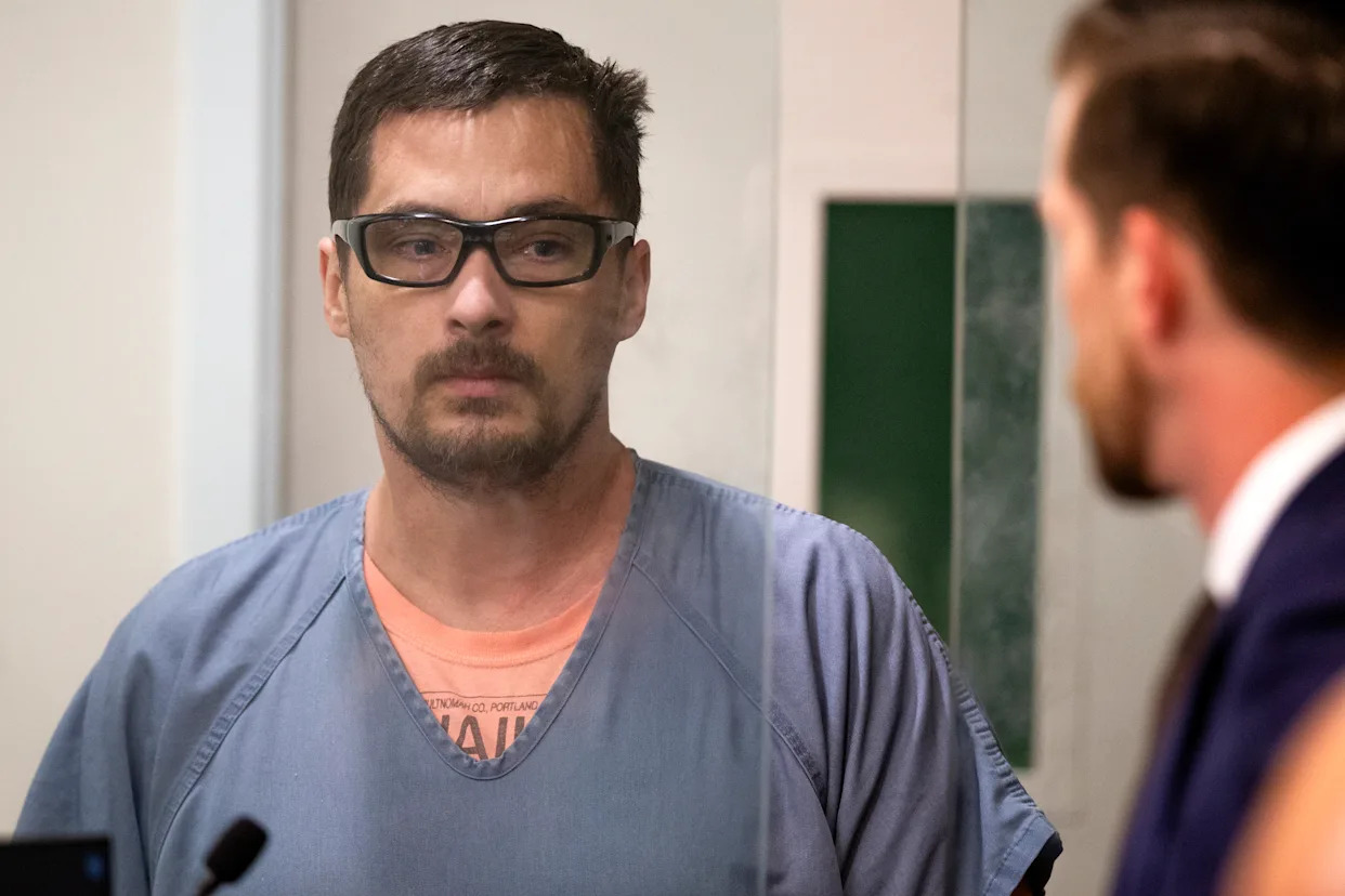 Oregon man accused of killing 3 women and dumping their bodies is indicted on fourth murder charge