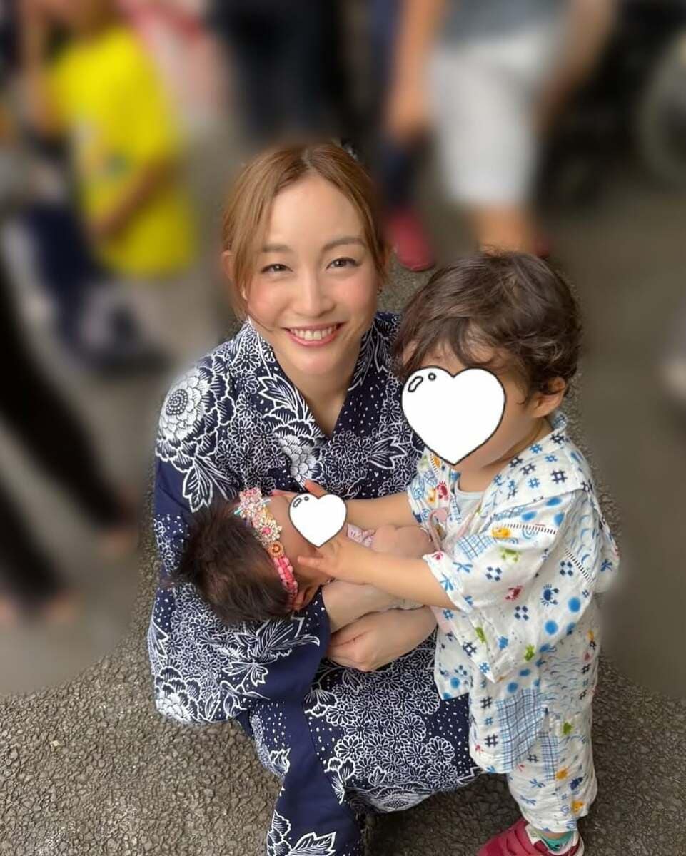 【 新井恵理那 】 「はじめて盆踊りで一緒に踊り、夏の思い出がまた増えました」　手作り髪飾りで盆踊りを親子で満喫　家族の夏の思い出作り