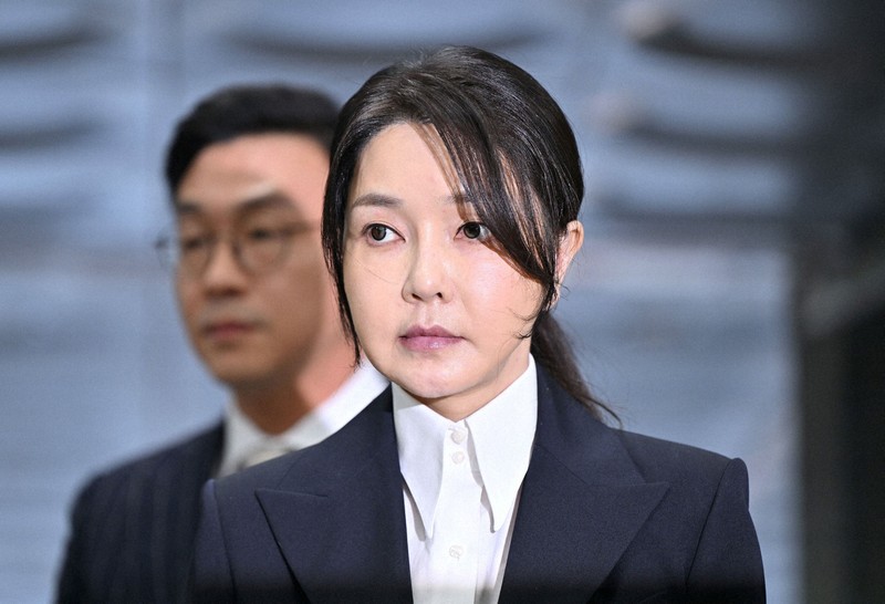 韓国・尹前大統領の妻を汚職などで起訴　夫婦同時に刑事裁判へ