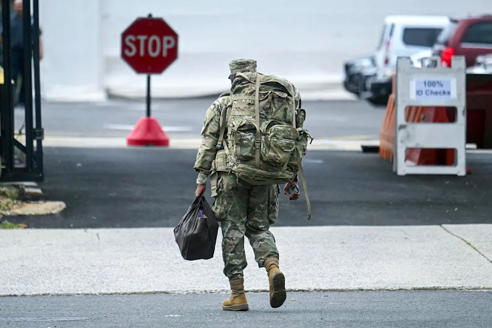 National Guard troops arrive in D.C. to execute Trump's order to address crime