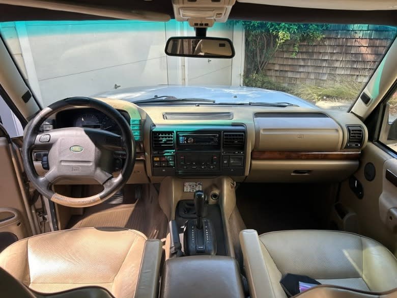 2000 Land Rover Discovery Dashboard image