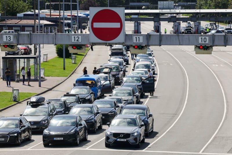 Germany's car numbers hit record high as mobility shift lags