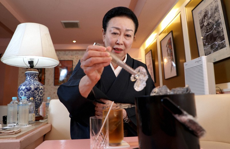 丸谷才一、さいとう・たかを…名士が集った銀座「ザボン」が閉店へ