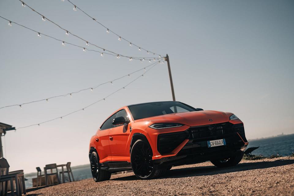 2025 lamborghini urus se phev hybrid
