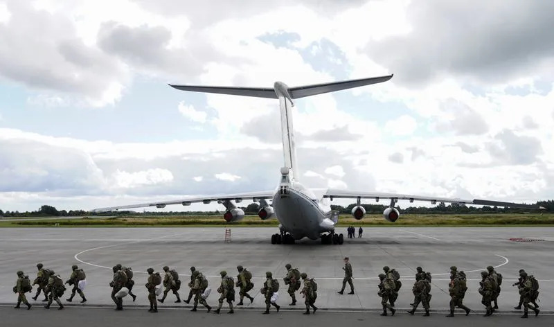 Ukraine warns Belarus against provocations during Zapad military drills