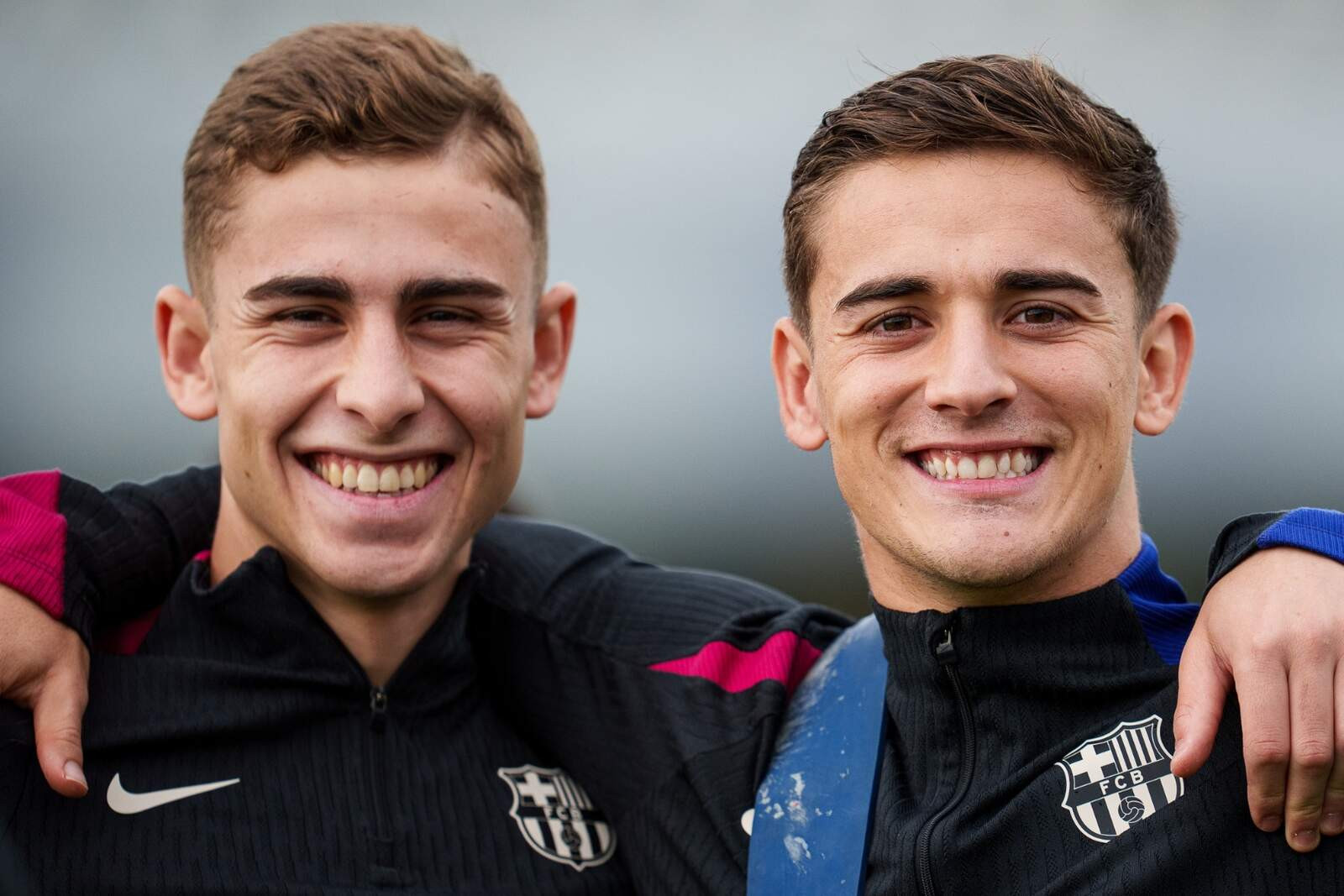 Barca thêm rắc rối: Hai ngôi sao giận nhau vì bạn gái