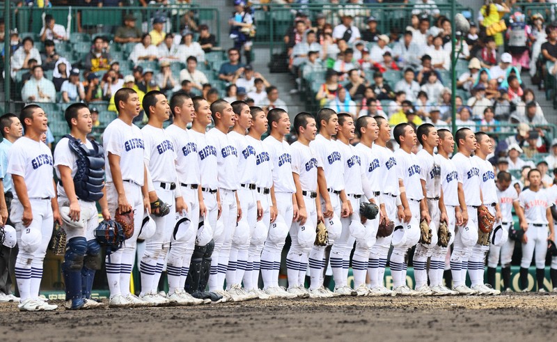 逆転に大歓声　県岐阜商、強力打線の勢いとどまらず　夏の甲子園