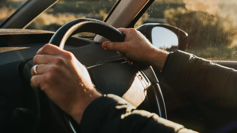 5 Top-Rated Dashboard Tech Accessories For Your Car