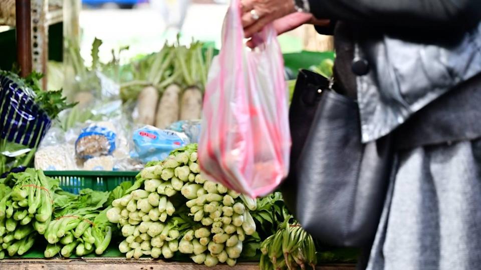 買食材自己煮沒比較划算？過來人曝省錢撇步：「這時段」去買菜更好撿便宜