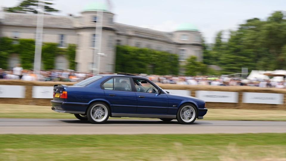 BMW M5 (E34)