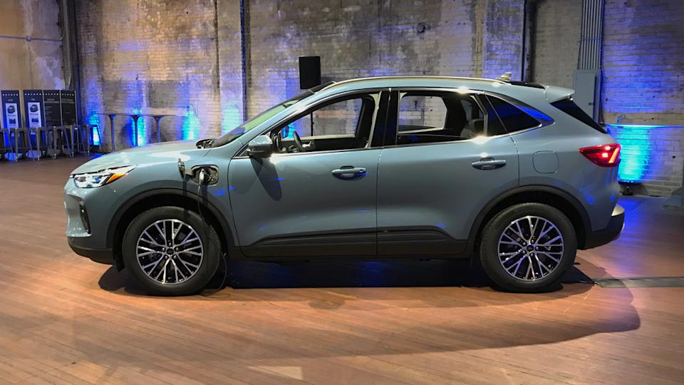 The Hyundai Tucson PHEV isn't Going to Like the Ford Escape PHEV's All-Electric Range