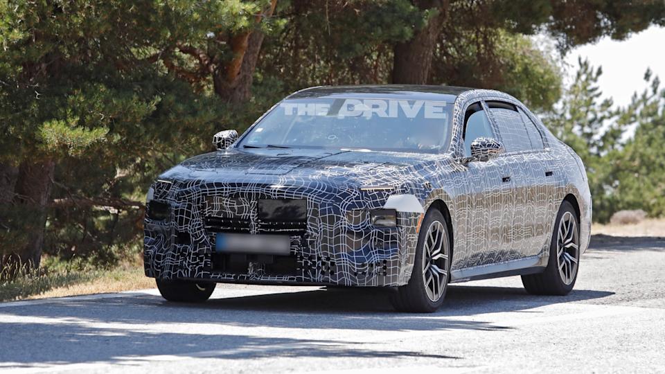 2027 BMW 7 Series Spy Photo