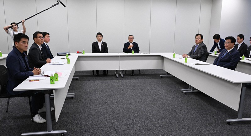 ガソリン暫定税率、財源確保策で溝が鮮明に　与野党実務者協議