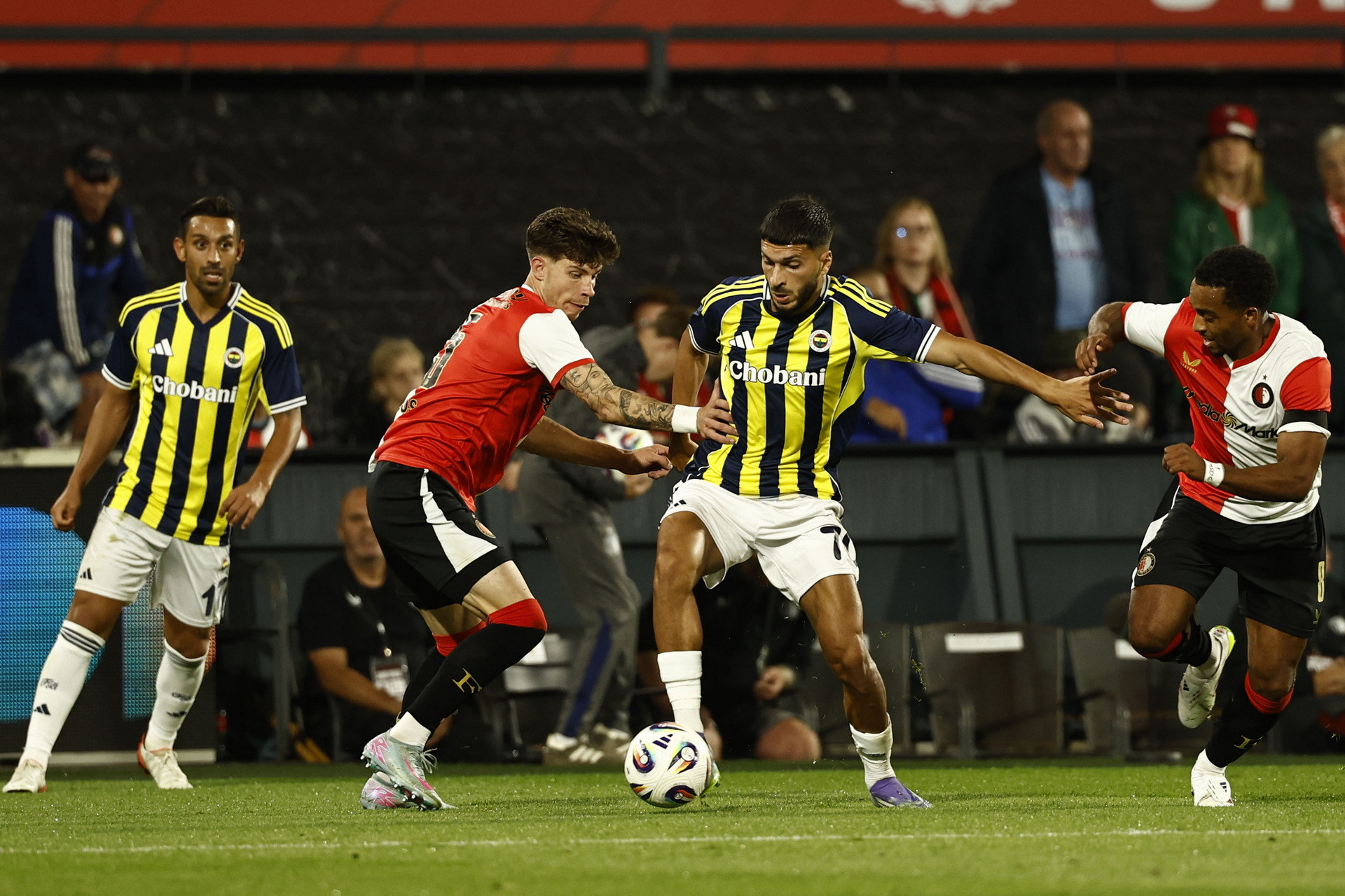 Nhận định bóng đá Fenerbahce vs Feyenoord: Giải cứu Mourinho