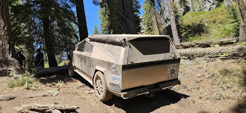 Stuck Tesla Cybertruck