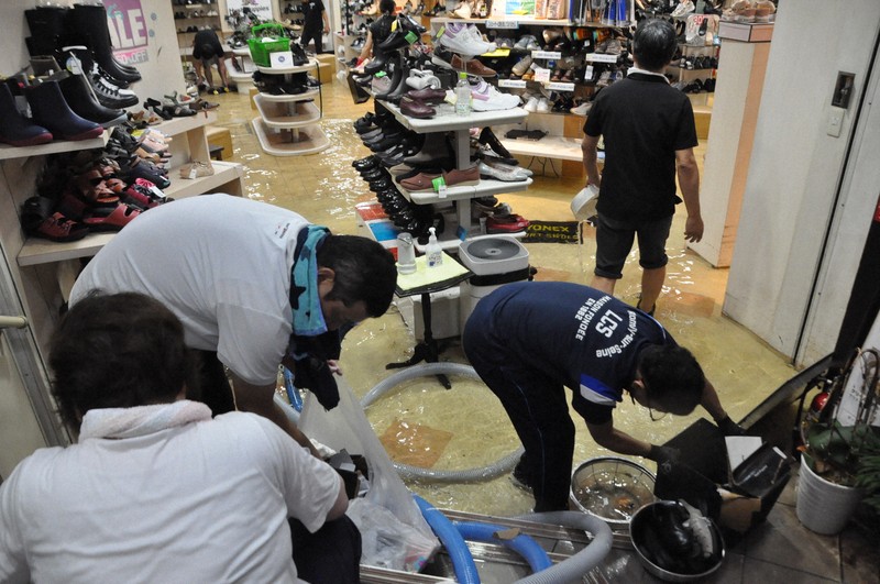 50年営業の店も「これほどの被害初めて」　熊本中心部で浸水相次ぐ