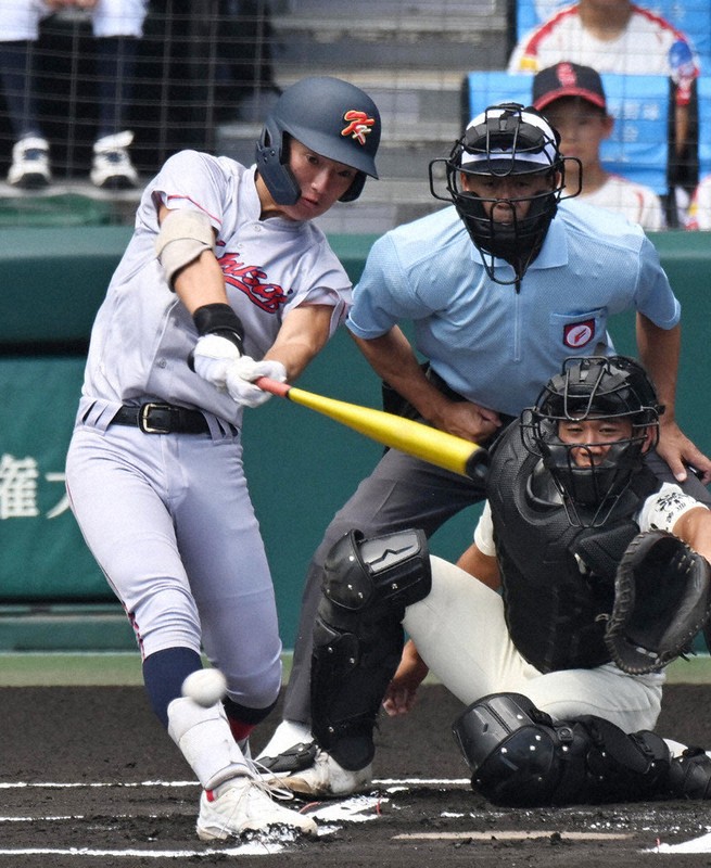 「絶対還る」決意し　京都国際・長谷川、逆転劇支えた足　夏の甲子園