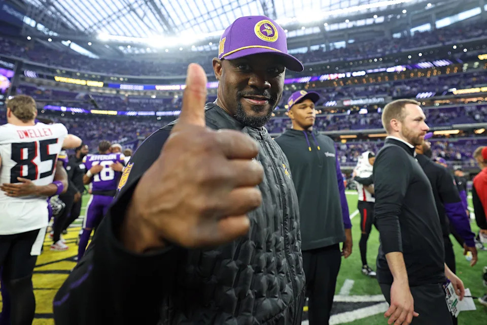 MINNEAPOLIS, MINNESOTA - DECEMBER 08: Defensive coordinator Brian Flores of the Minnesota Vikings gives a thumbs up after the game against the Atlanta Falcons at U.S. Bank Stadium on December 08, 2024 in Minneapolis, Minnesota. The Vikings defeated the Falcons 42-21. (Photo by David Berding/Getty Images)