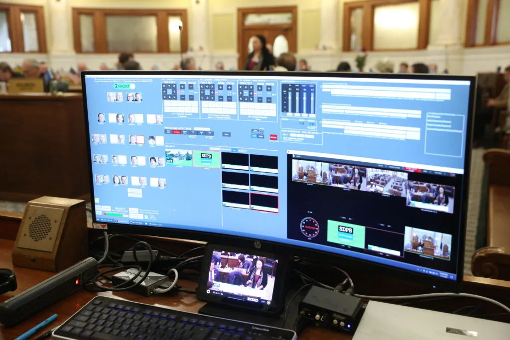 South Dakota lawmakers endorse more video livestreaming, hear update on Capitol water damage