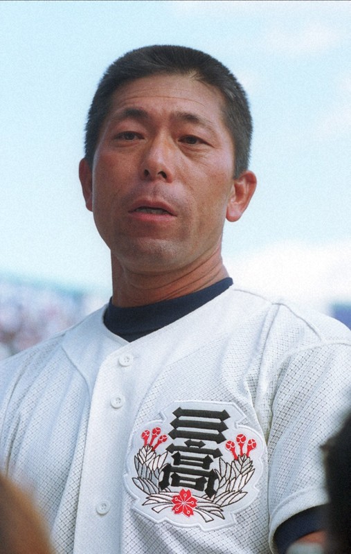 第83回大会で夏の甲子園初優勝を飾った日大三の小倉全由監督＝阪神甲子園球場で2001年8月22日、北村隆夫撮影