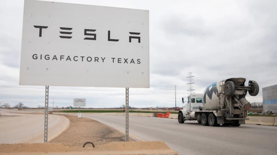 En el proyecto Gigafactory se contrataron contratistas para realizar todo tipo de trabajos de construcción, pero muchos dicen que nunca les pagaron por el trabajo que hicieron. - Thomas Allison/Bloomberg/Getty Images