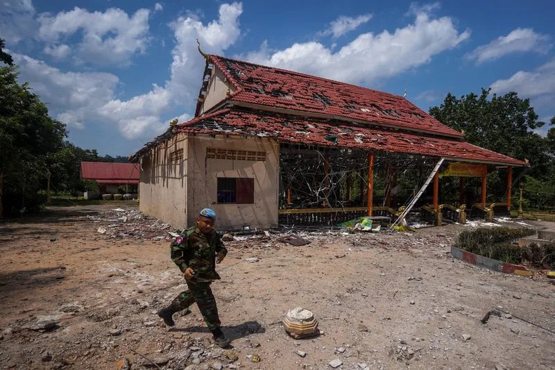 China urges Cambodia, Thailand to restore peace at border