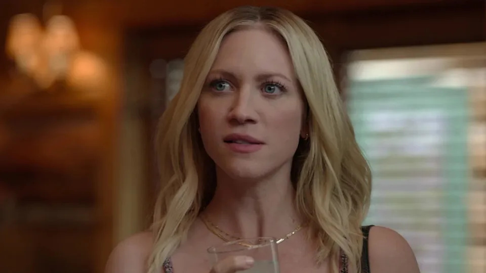 Brittany Snow in “The Hunting Wives” (Netflix)