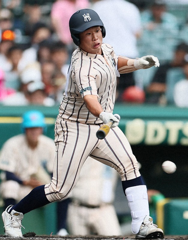 痛む左手を使わず打撃　「諦めない」東大阪大柏原主将　夏の甲子園