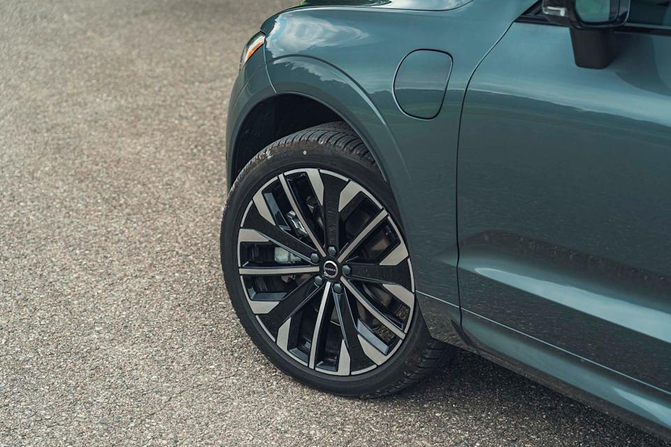 2026 volvo xc60 t8 phev